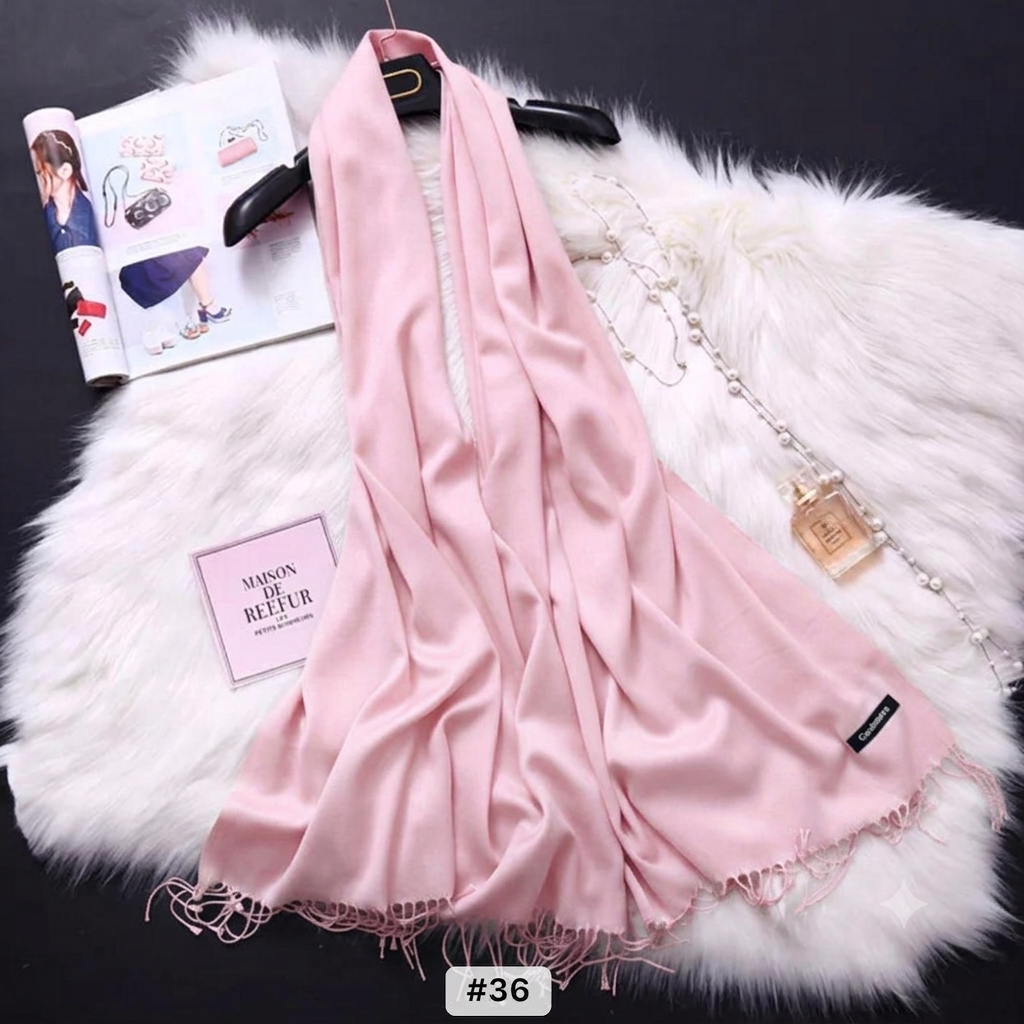 Ladies Stoler || Women Warm Winter || Weight less Pashmina wool || 100% Cashmere ( Pashmina wool ) || Length 160cm || Width 80cm || Warm and soft stuff Useful in Spring and Autumn season || Easy to wear not a slippery stuff || Ready to wear